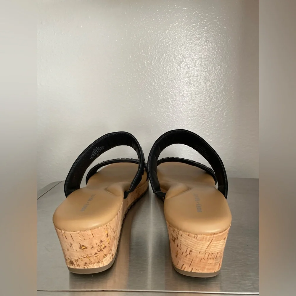 EASY SPIRIT … WOMENS Black and Tan Woven Wedges